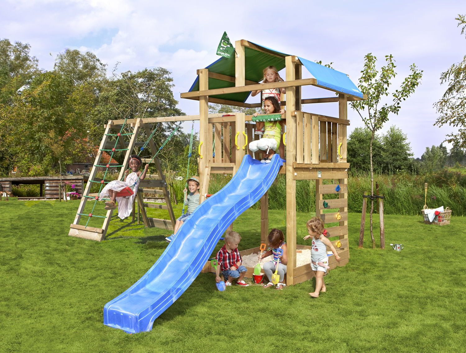 Produktbillede af Legetårn Jungle Gym Fort 2.1 inkl. Climb Module og blå rutschebane på tilbud i høj kvalitet