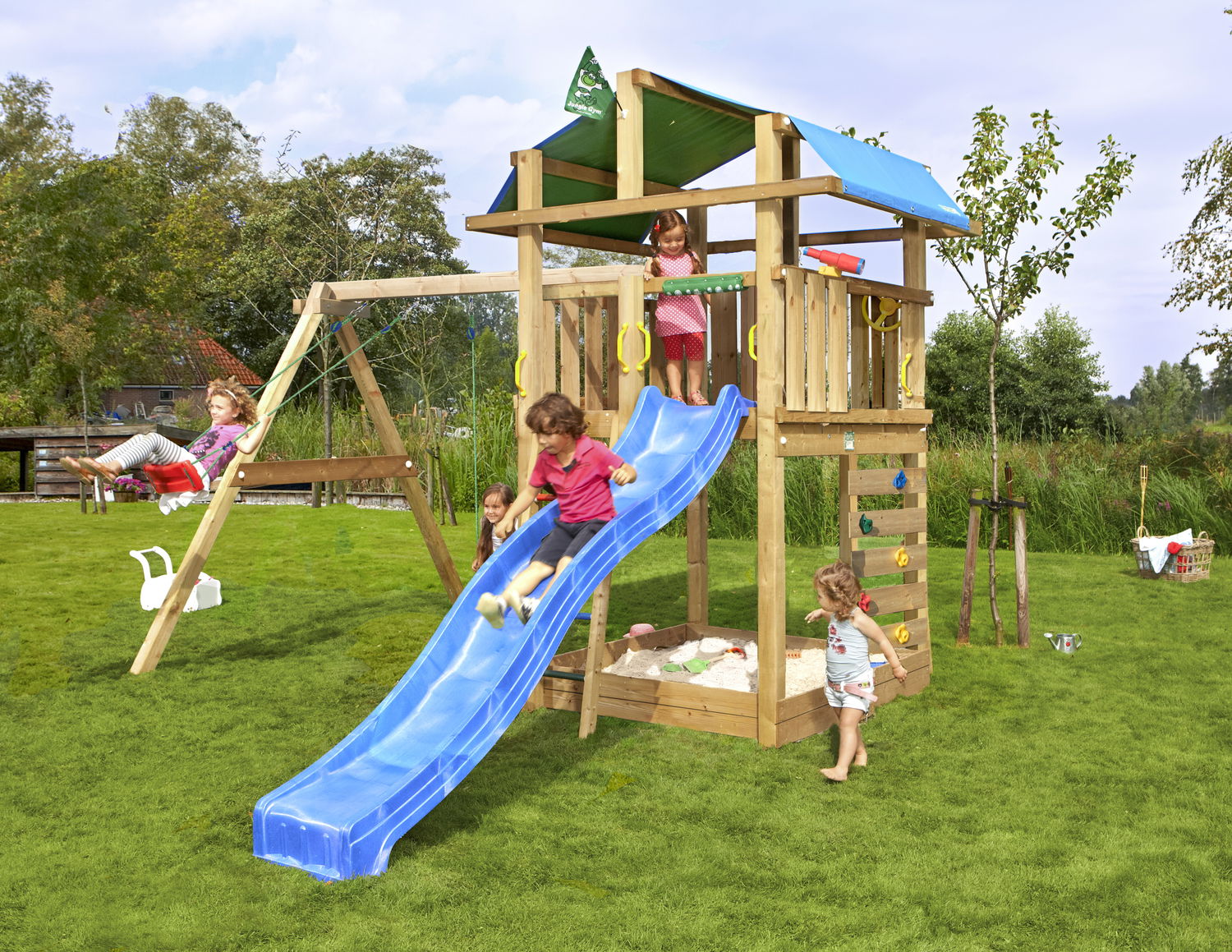 Produktbillede af Legetårn Jungle Gym Fort 2.1 inkl. Swing Module og blå rutschebane på tilbud i høj kvalitet
