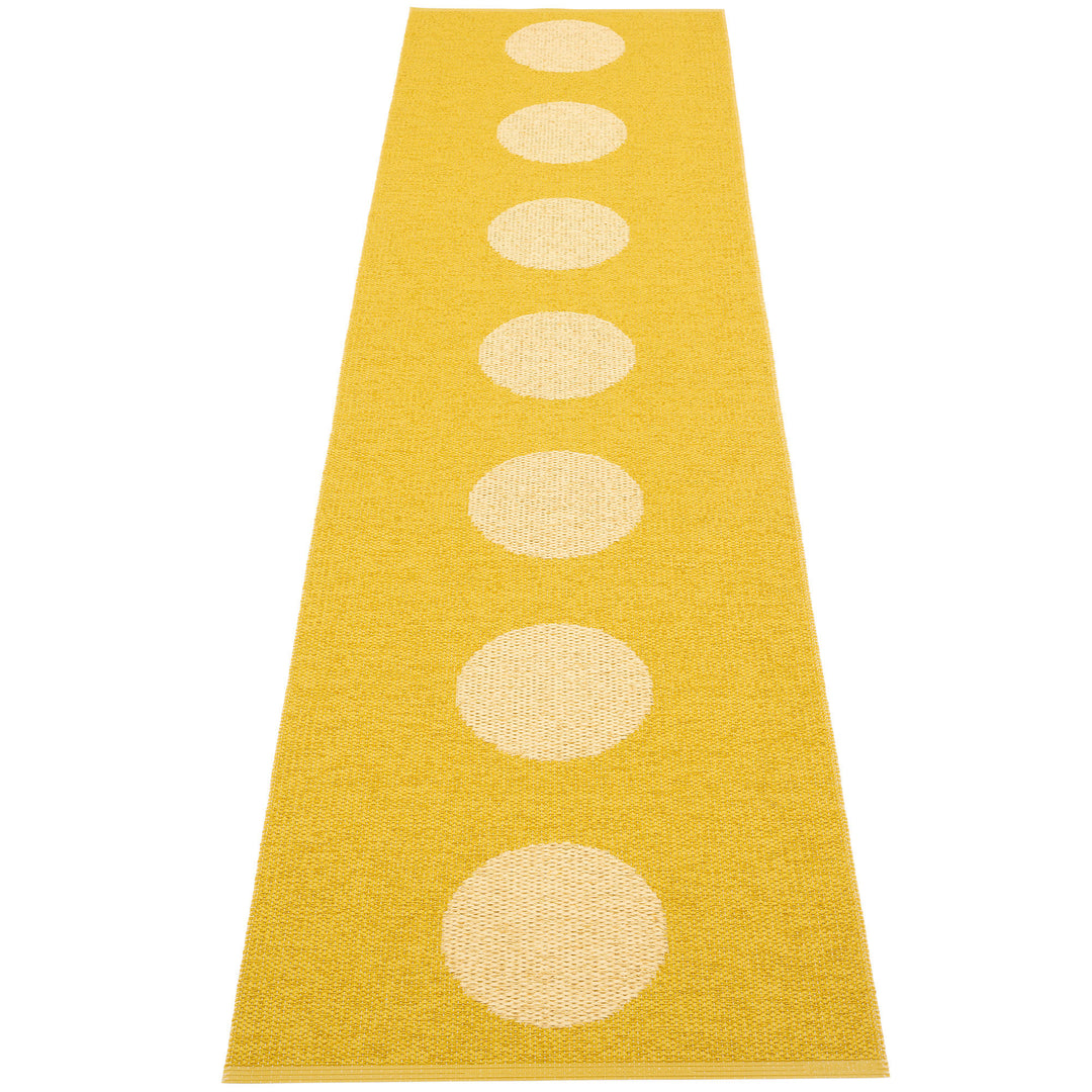 Pappelina Pappelina Vera Pop Tæppe 70x280 cm, mustard/gul – produktbillede (Tæpper)