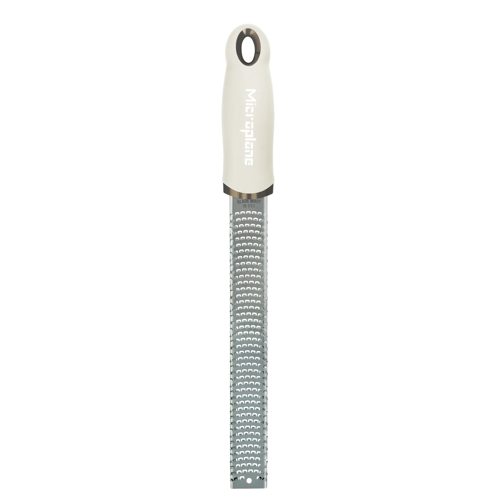 Microplane Microplane Premium Classic zester, beige – billede i brug (Rivejern)