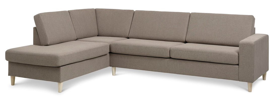 Pan set 2 OE left sofa med chaiselong antelope beige polyester stof og natur træ