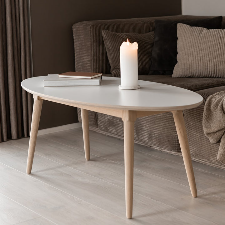 CT 10 Elipseformet sofabord i hvid laminat og stel i eg
