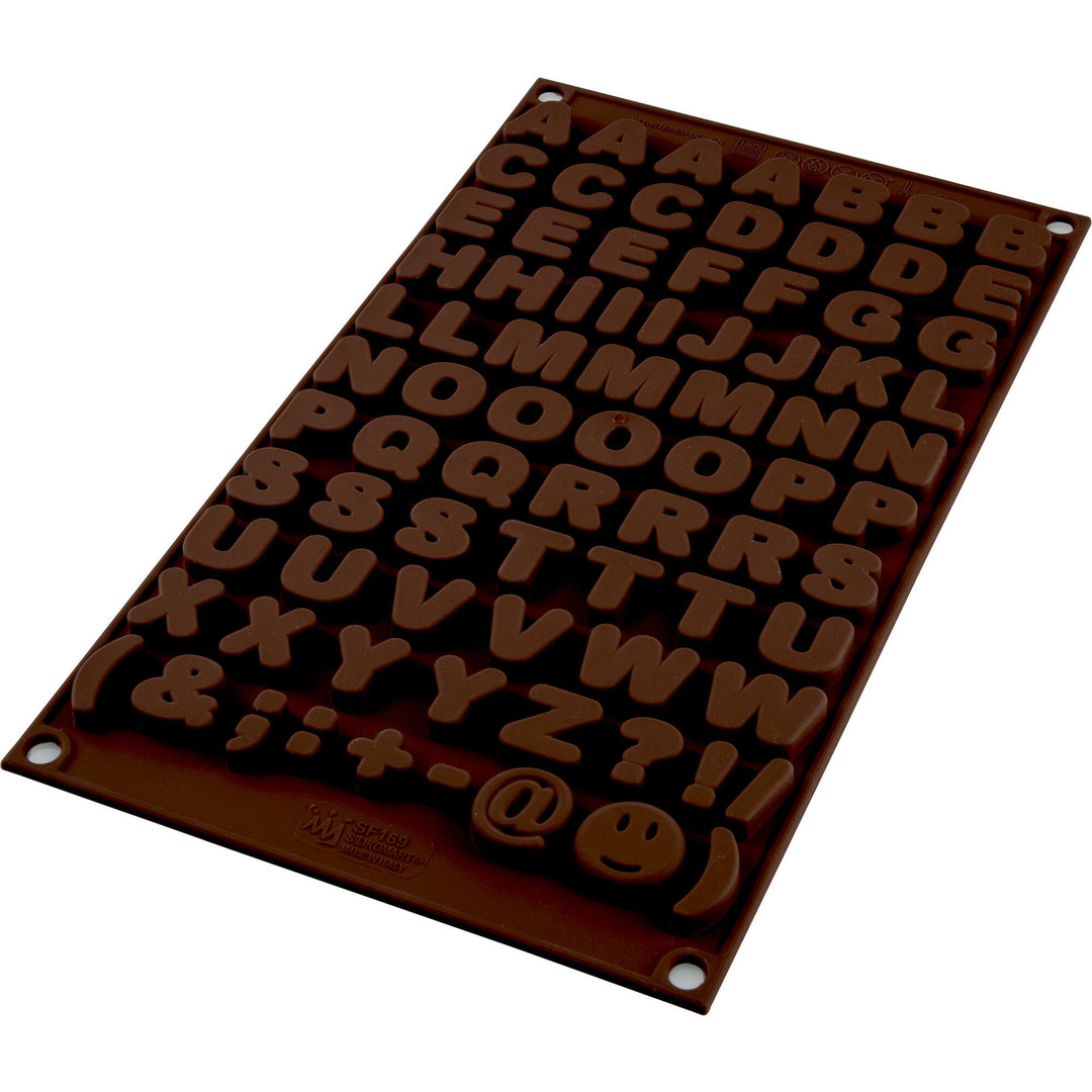Silikomart Silikomart Easy Choc Pralinerform, bogstaver – billede i brug (Chokoladeform)