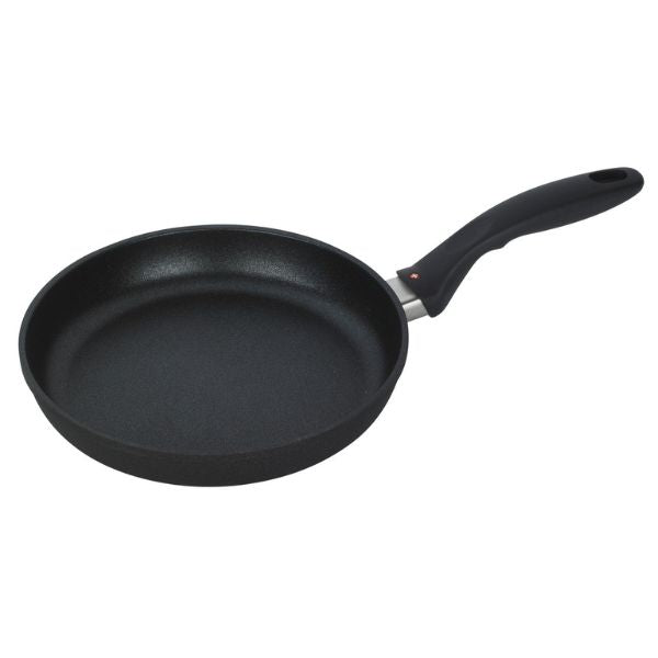 Produktbillede af Swiss Diamond Pande 24 Cm Induktion på tilbud i brug