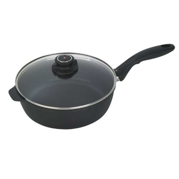 Produktbillede af Swiss Diamond Kasserolle M/låg 24 Cm Induktion på tilbud i brug