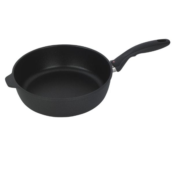 Produktbillede af Swiss Diamond Sauterpande 26 Cm Induktion på tilbud i brug