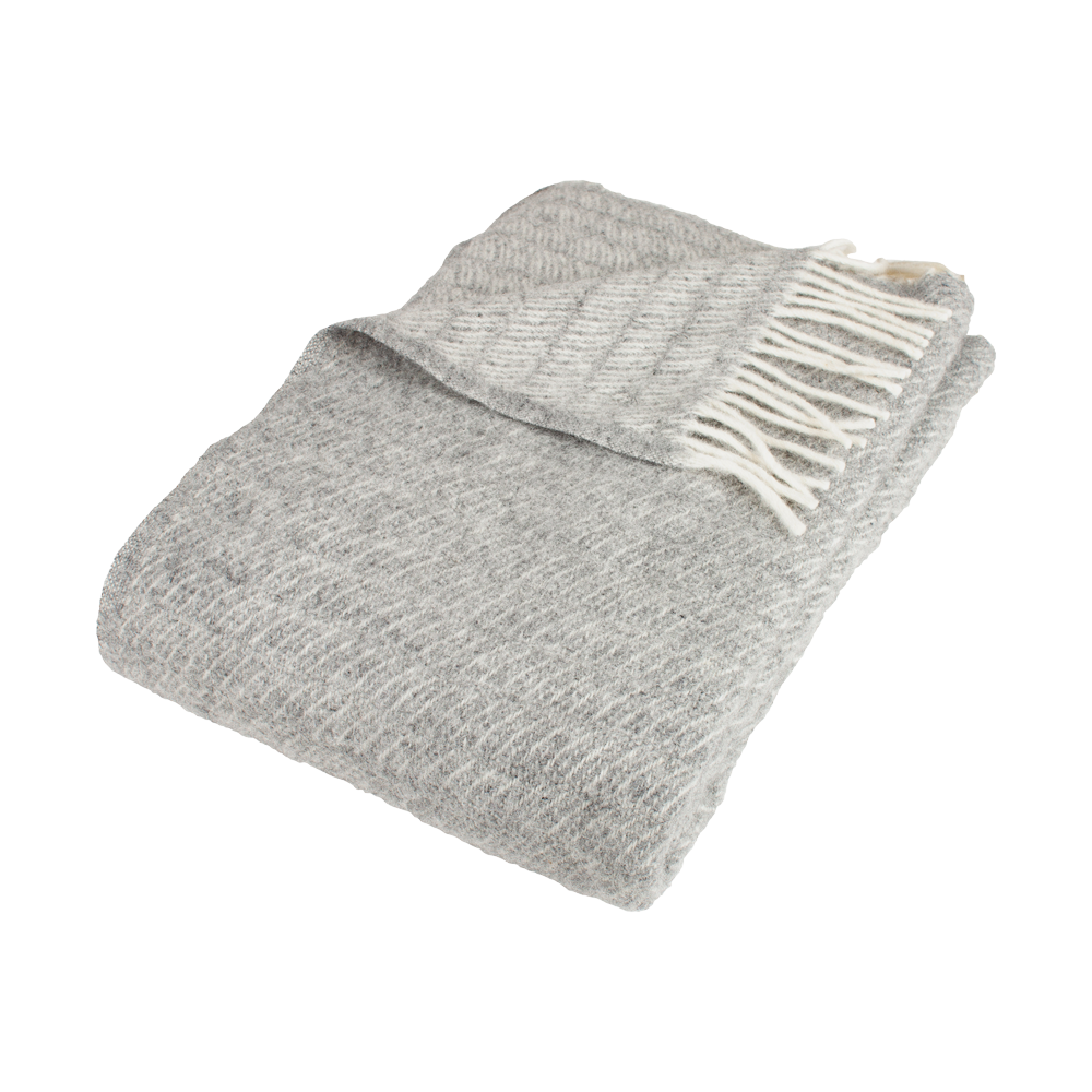 Produktbillede af SAGA Grey uldplaid på tilbud i høj kvalitet