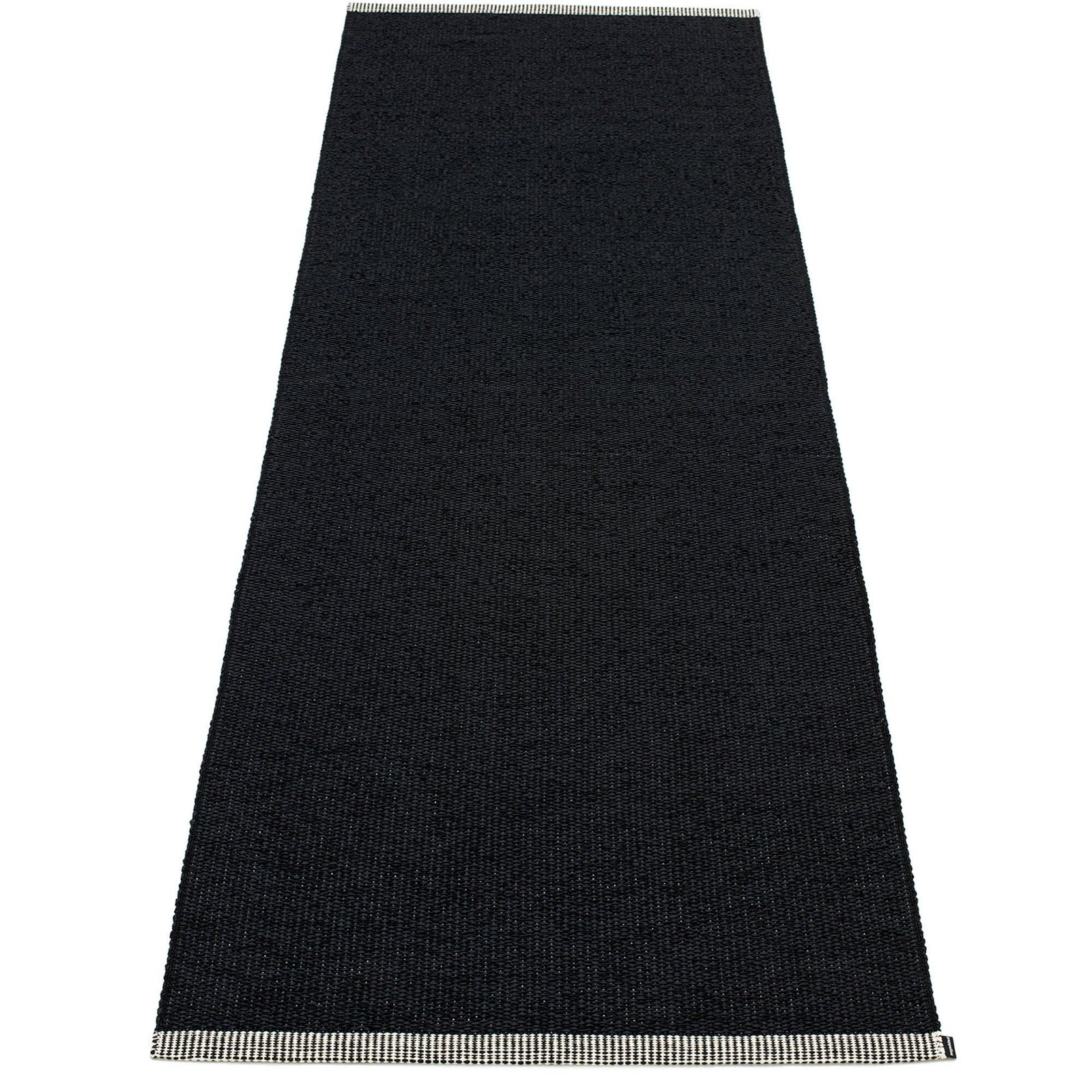 Pappelina Pappelina Gulvtæppe Mono, 85 x 260 cm., black – vinkelbillede (Tæpper)