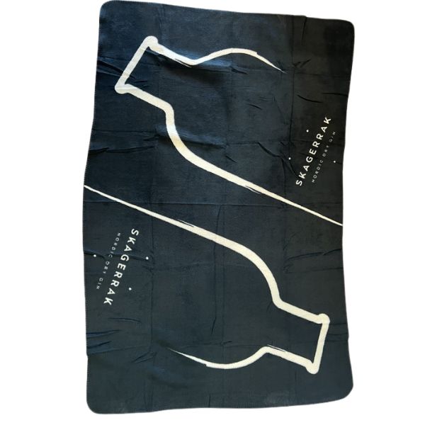 Produktbillede af Skagerrak Tæppe 180x120 Cm på tilbud i premium kvalitet
