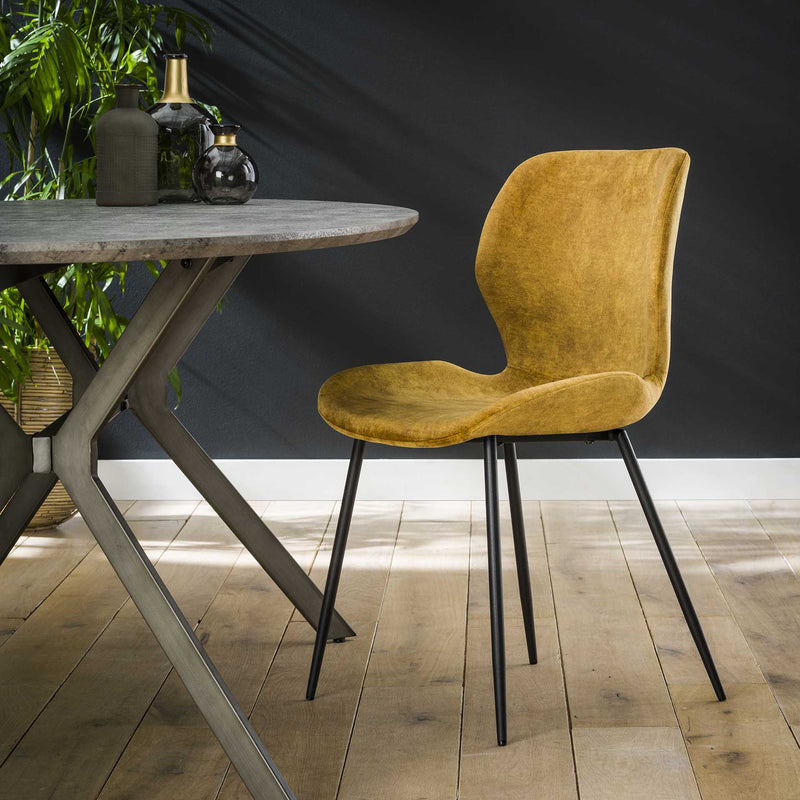 billigt tilbud på Blues- 4 Spisebordsstole i gylden velour og metal! Udsalg på 3-nordic. Køb online nu! Hurtig levering: 1-2 hverdage. Spar op til 54%.