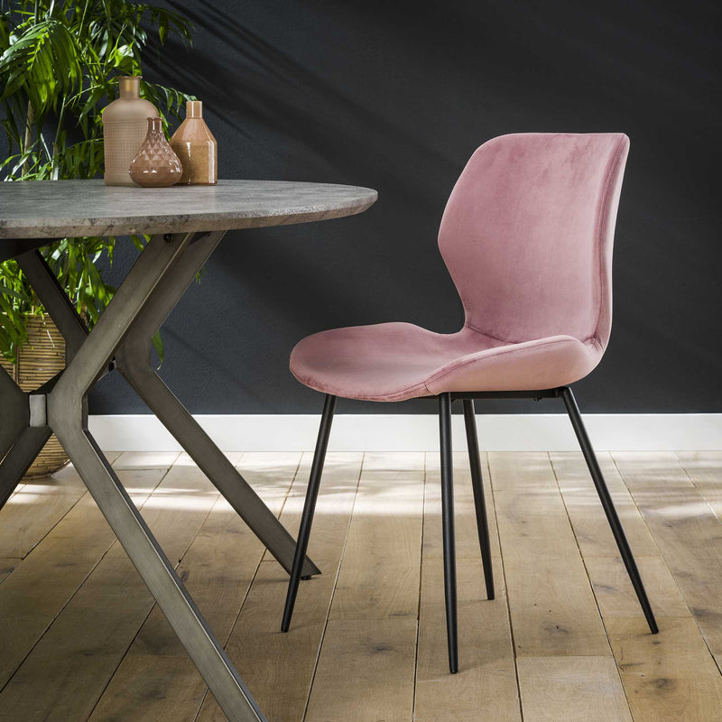 billigt tilbud på Blues- 4 Spisebordsstole i pink velour og metal! Udsalg på 3-nordic. Køb online nu! Hurtig levering: 1-2 hverdage. Spar op til 56%.