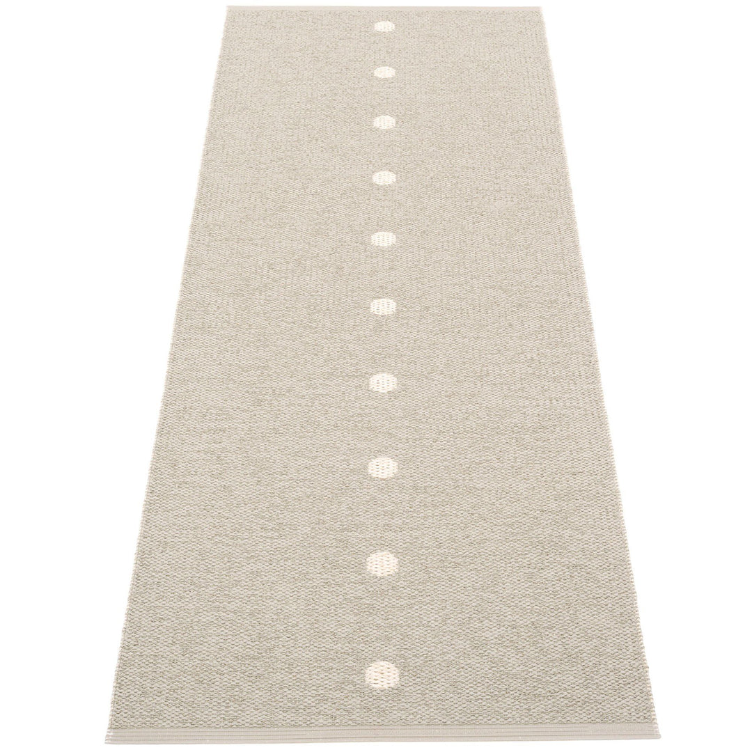 Pappelina Pappelina Gulvtæppe Peg, 70 x 200 cm., linen/vanilla ❤ vinkelbillede (Tæpper)