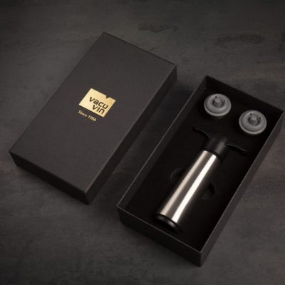 Vin Saver Ss Gaveæske Vacuvin 3 Pack ❤ Kæmpe udvalg i VACUVIN ❤ Billig fragt og hurtig levering 2 - 5 hverdage - Varenummer: BAR-689338 / Ean: '8714793649262 på lager - Udsalg på Barudstyr Tjenerudstyr Vintilbehør Spar op til 63% - Over 454 kendte brands på udsalg