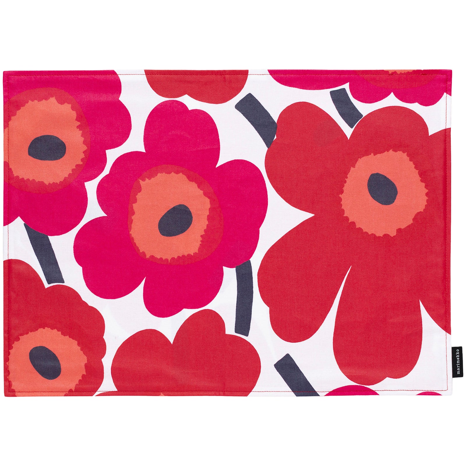 Marimekko Marimekko Unikko dækkeserviet 31 x 42 cm, rød/hvid – billede i brug (Bordskåner)