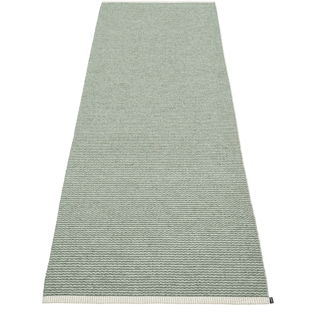 Pappelina Pappelina Gulvtæppe Mono, 85 x 260 cm., sage/army ❤ frontbillede (Tæpper)