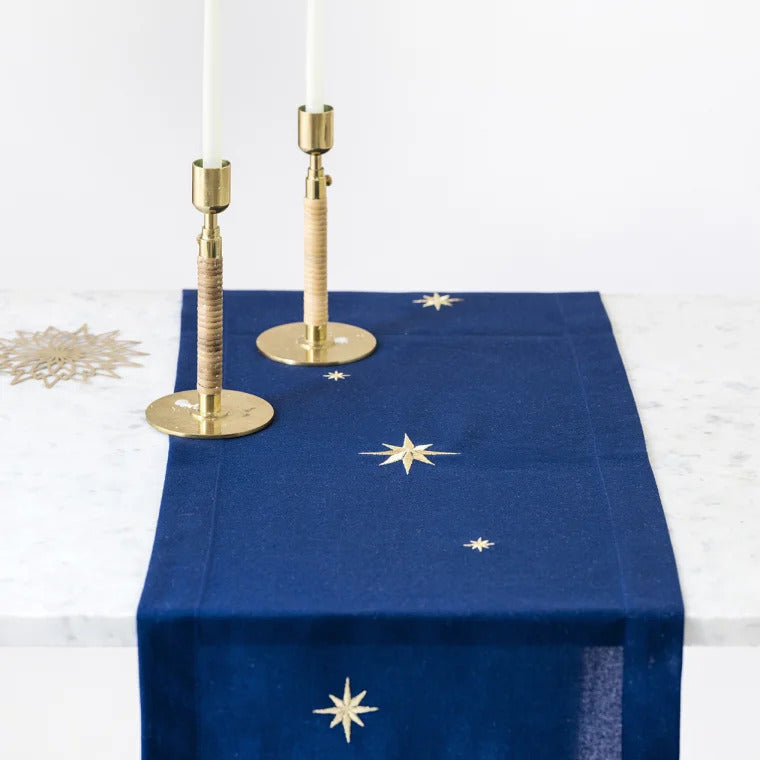 Produktbillede af Langkilde & Søn Blå bordløber med guldstjerner 30x300cm i premium kvalitet