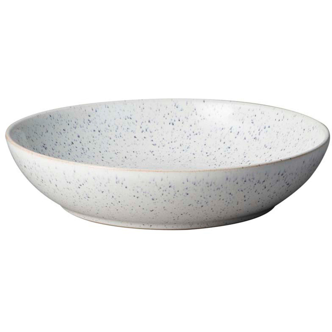 Denby Denby Studio Blue Pastaskål, 22 cm, kalkhvid – close-up (Dyb tallerken)