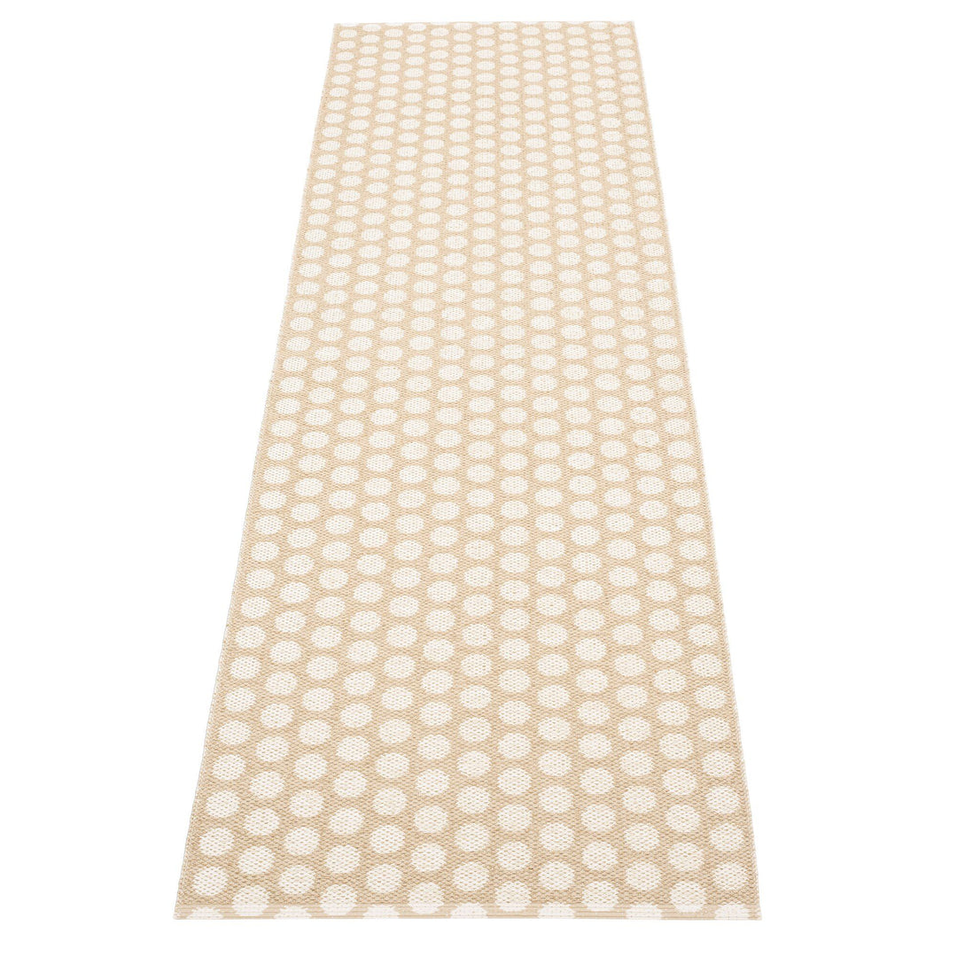 Pappelina Pappelina Noa gulvtæppe 70 cm x 250 cm, noa beige/vanilla – frontbillede (Tæpper)