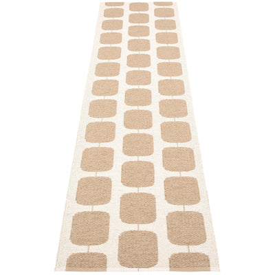 Pappelina Gulvtæppe Sten, 70 x 300 cm., light nougat/vanilla