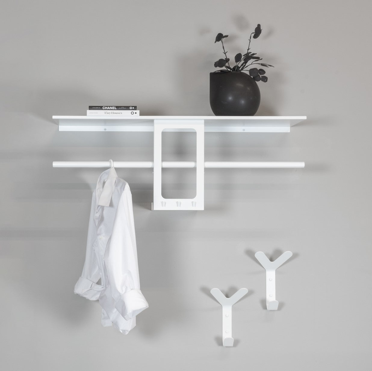 Produktbillede af Koons Hattehylde i hvid metal bredde 100 cm. på tilbud i høj kvalitet