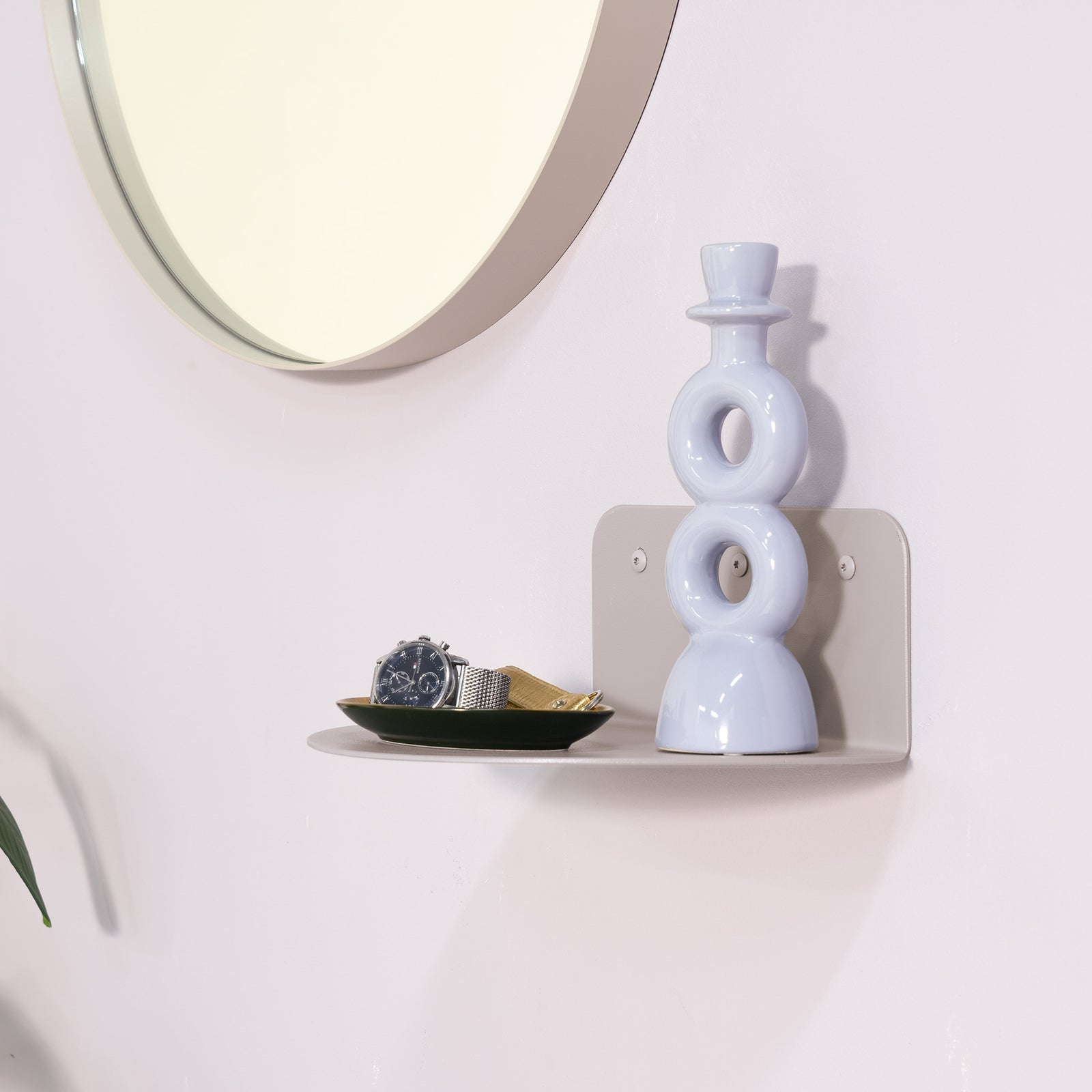 Produktbillede af Duka Væghylde i silky taupe metal på tilbud i høj kvalitet