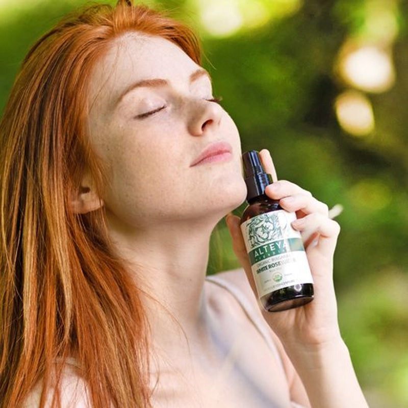 Detaljeret produktbillede af Alteya Organics Alba White Rose water Ansigtstoner/Skintonic 120 ml. på tilbud