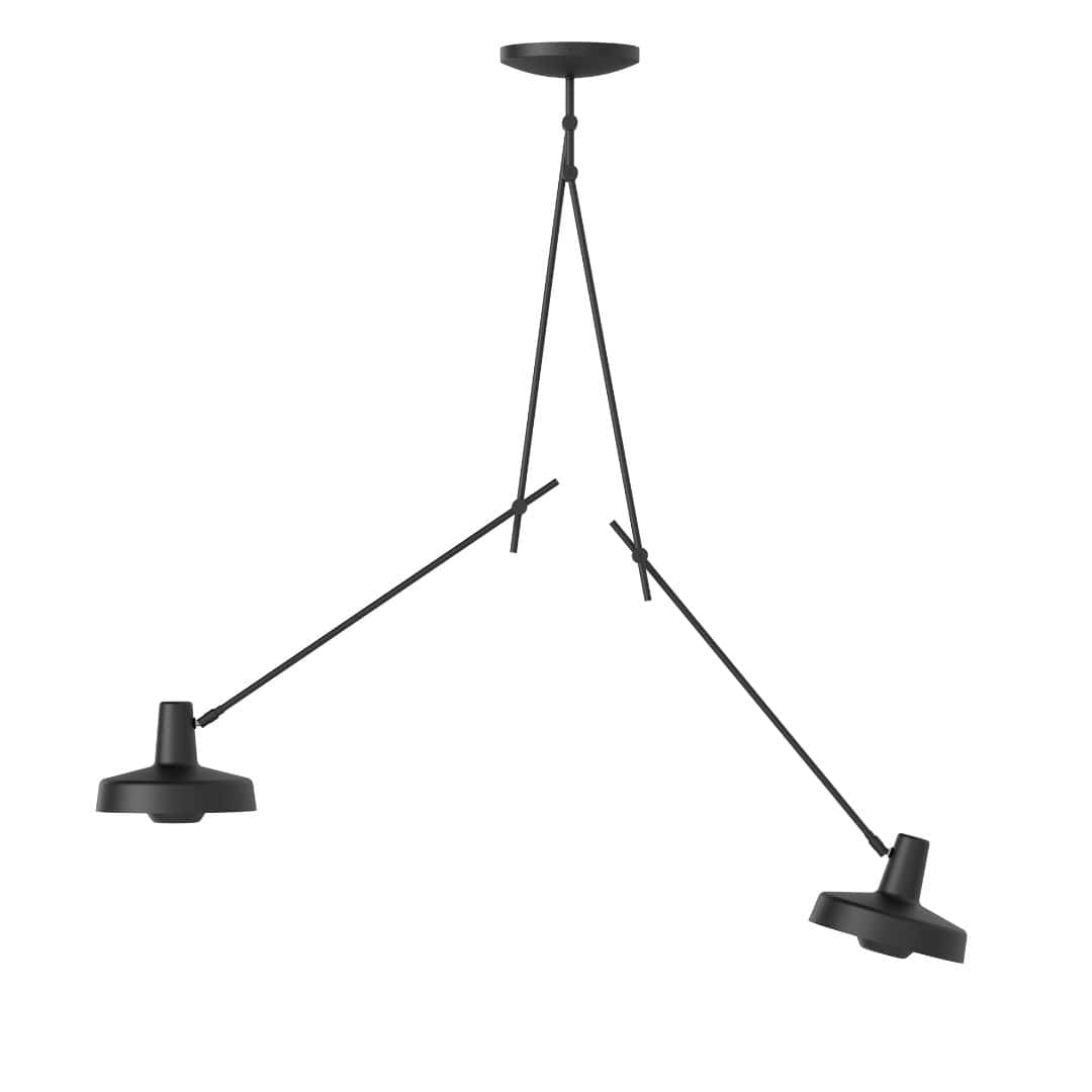 Produktbillede af Arigato Loftlampe Dobbelt Lang Sort Grupa Products i premium kvalitet
