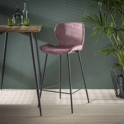 billigt tilbud på Blues- 4 Barstole i pink velour og metal! Udsalg på 3-nordic. Hurtig levering, billig fragt. Spar op til 59%.