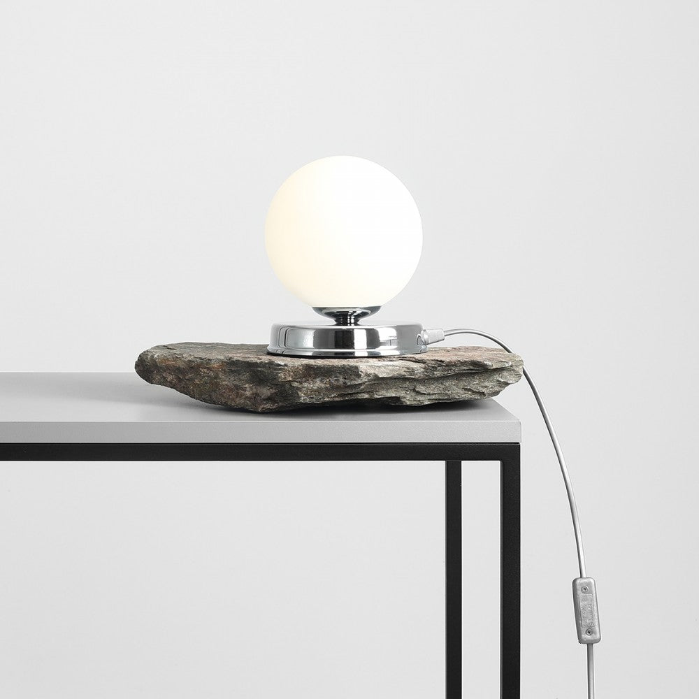 Produktbillede af Hazme Bordlampe i krom og hvidt glas ø 14 cm på tilbud i høj kvalitet