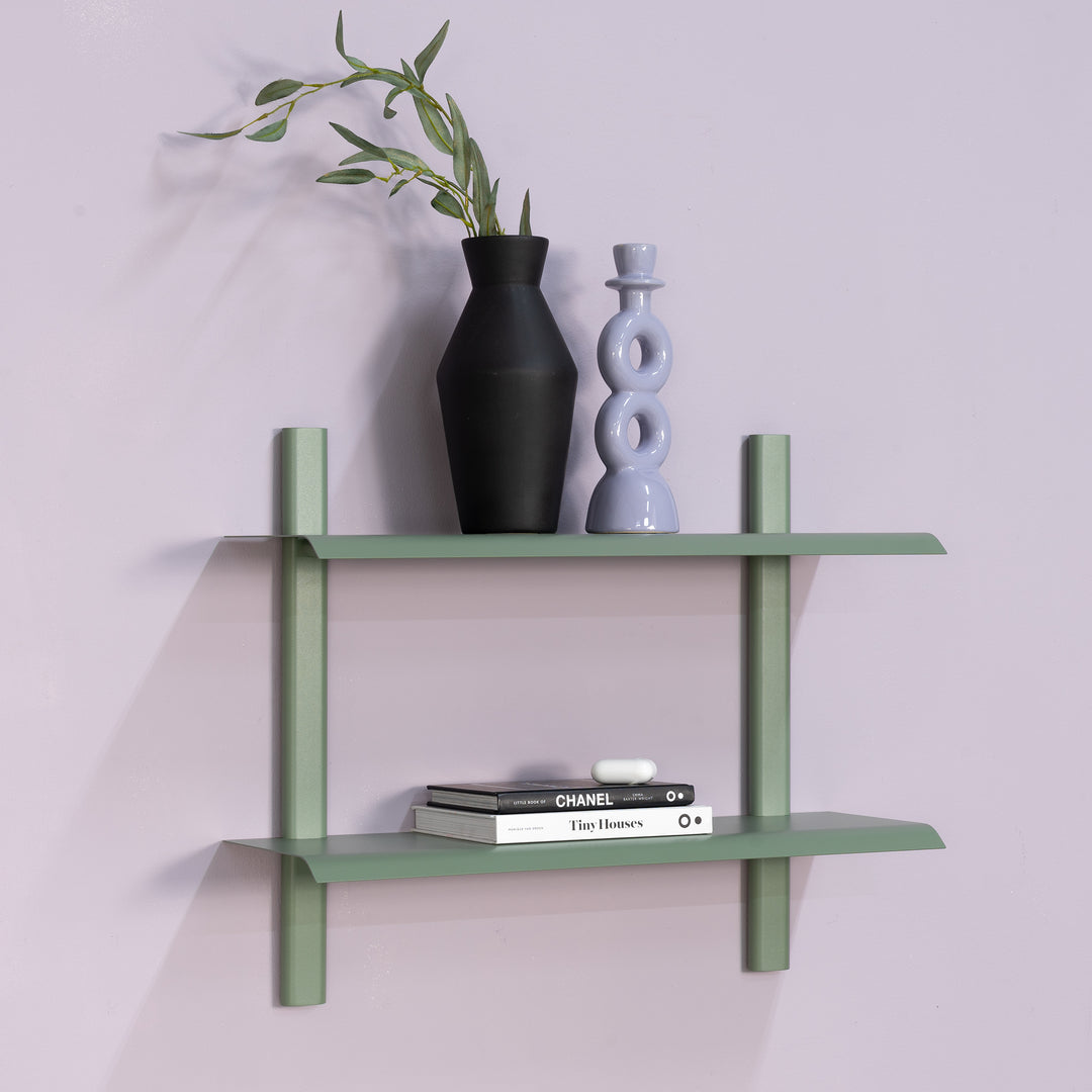 Produktbillede af Repisa Dobbelt væghylde i metal 5 farver bredde 60 cm. Støvet grøn metal på tilbud i høj kvalitet