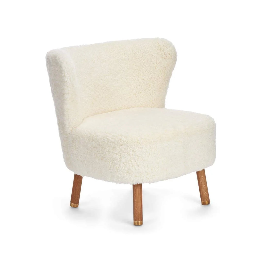 Produktbillede af NATURES COLLECTION EMIL LOUNGESTOL KORTHÅRET HVID EG M. MESSING 82 i premium kvalitet