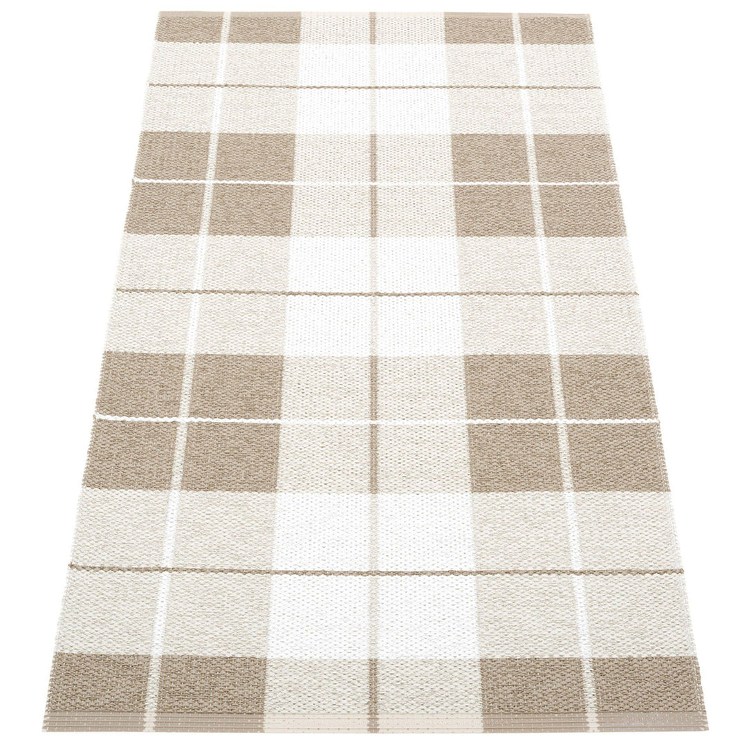 Pappelina Pappelina Gulvtæppe Ed, 70 x 140 cm., dark linen/fossil/white ❤ vinkelbillede (Tæpper)