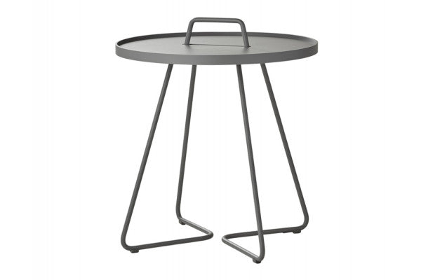 Cane-line On-the-move sidebord, Stor, Light grey ❤ Stort online udvalg i Gozomo.dk ❤ Billig fragt og hurtig levering 2 - 5 hverdage ❤ Varenummer: HML-DK1867 / Ean: '5711877126568 på lager - Udsalg på Cane-line > Cane-line Borde Spar op til 52% - Over 324 kendte brands på udsalg