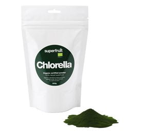 Detaljeret produktbillede af Chlorella pulver Ø Superfruit 200g. på tilbud