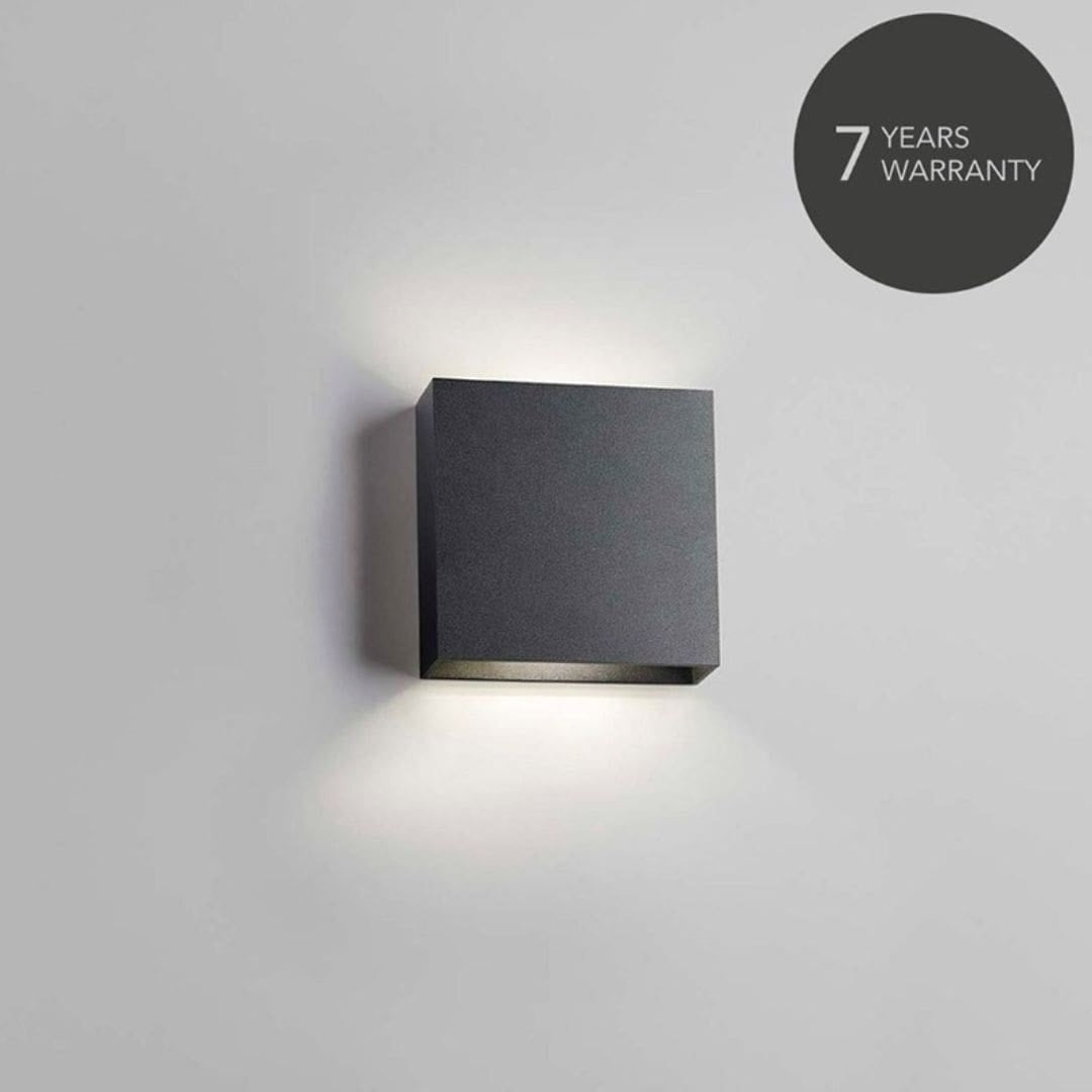Produktbillede af Compact Up-Down W1 LED Sort LIGHT-POINT i premium kvalitet