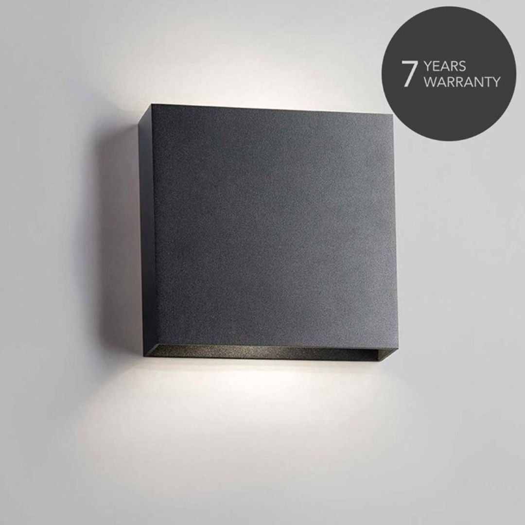 Produktbillede af Compact Up-Down W3 LED Sort 3000K LIGHT-POINT i premium kvalitet