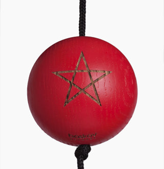 Produktbillede af Snoren Starball red malet egetræ m. gravering i premium kvalitet
