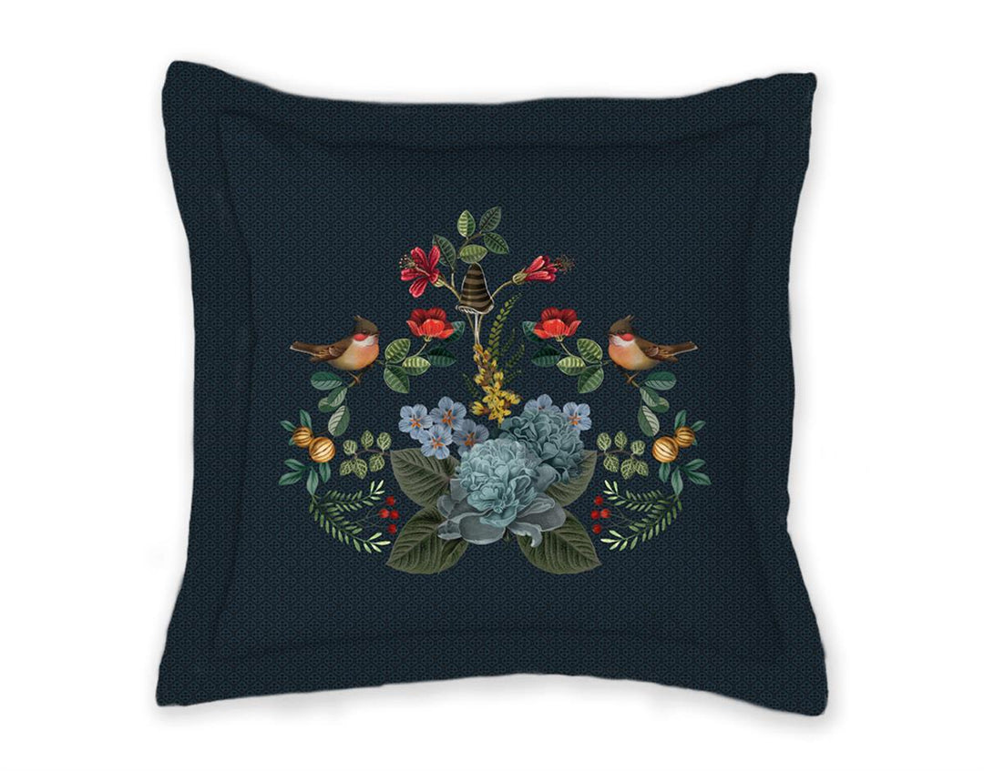 Produktbillede af PIP Poppy Stitch blue 45 x 45 på tilbud i høj kvalitet