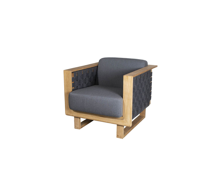 Produktbillede af CANE-LINE ANGLE LOUNGESTOL TEAK 80 i premium kvalitet