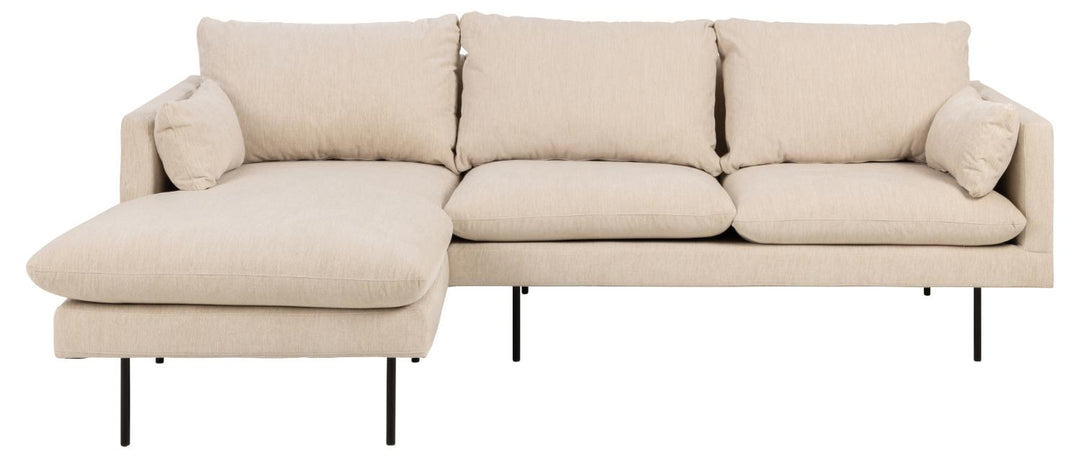 SOFAKONCEPT Cozy 2 pers. sofa m. venstre chaiselong og 2 puder creme stof og sort metal