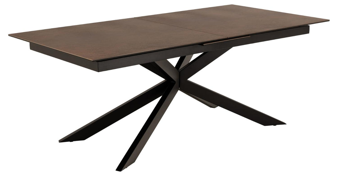 Produktbillede af ACT NORDIC Irwine spisebord m. 1 tillægsplade rustbrun keramik glas og sort stål 200/240x100 i premium kvalitet