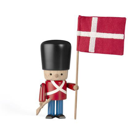 Produktbillede af Novoform Garder med flag og gevær rød gallauniform i premium kvalitet