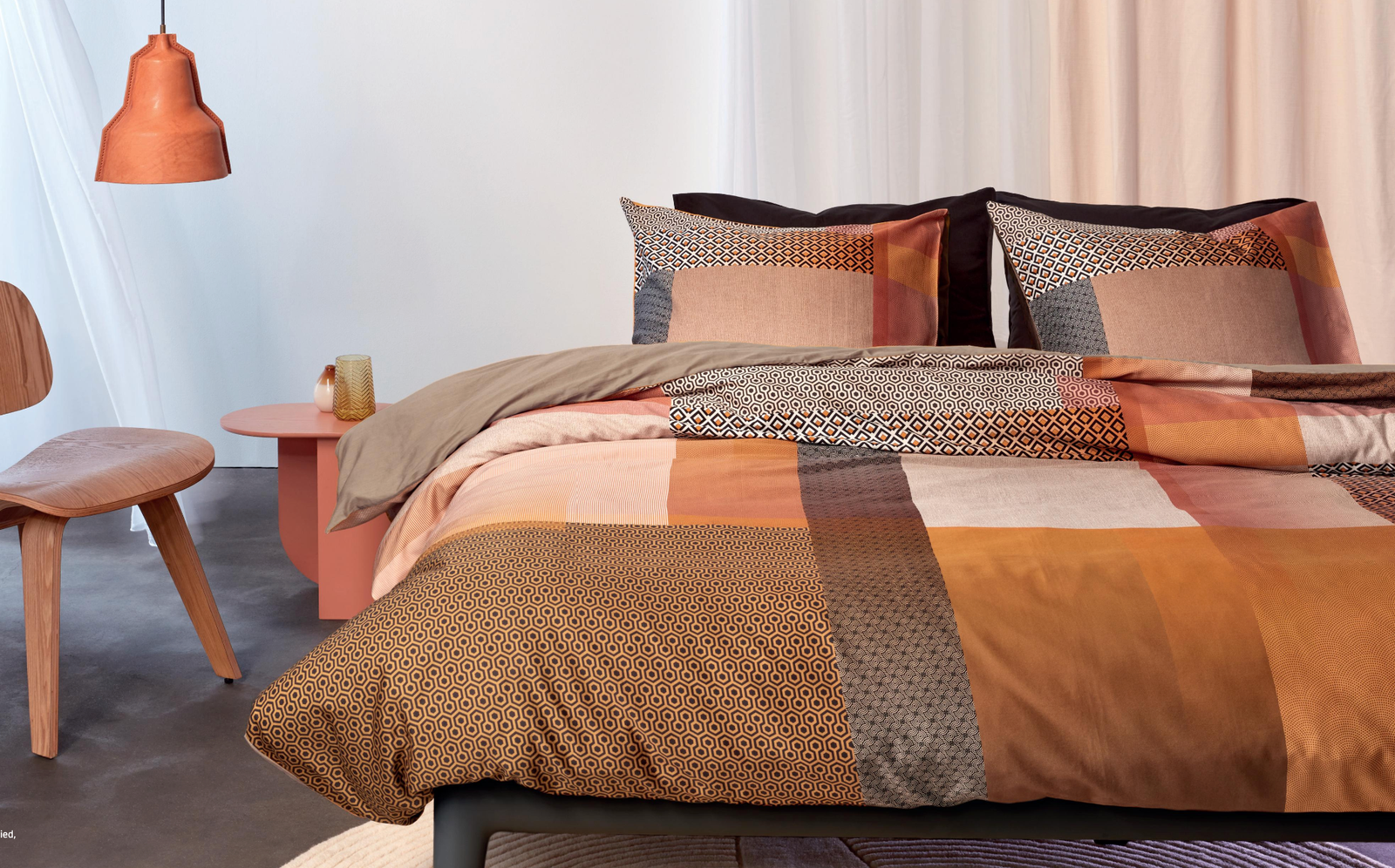 Produktbillede af Beddinghouse Glamour Gold-140 x 220 cm & 1 stk. pude 60 x 63 cm på tilbud i høj kvalitet