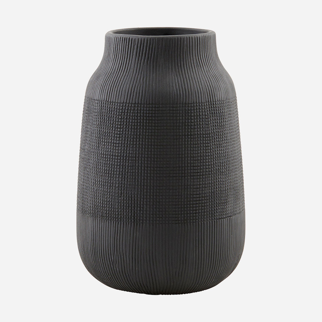 Produktbillede af House Doctor Vase Groove H 22 cm sort i premium kvalitet
