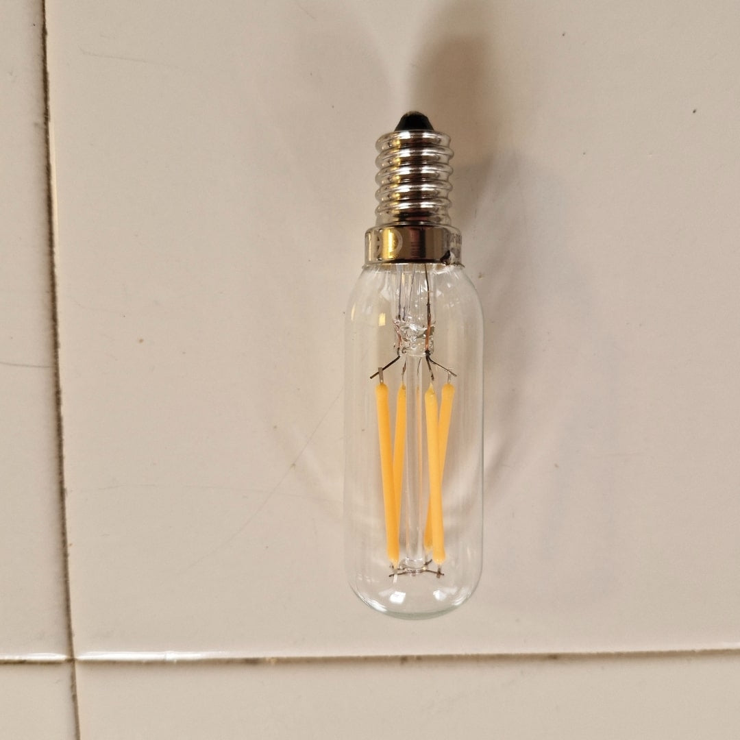 E14 LED 4W 320 lm 2500K Dæmpbar Så længe lager haves SPL Premium Series