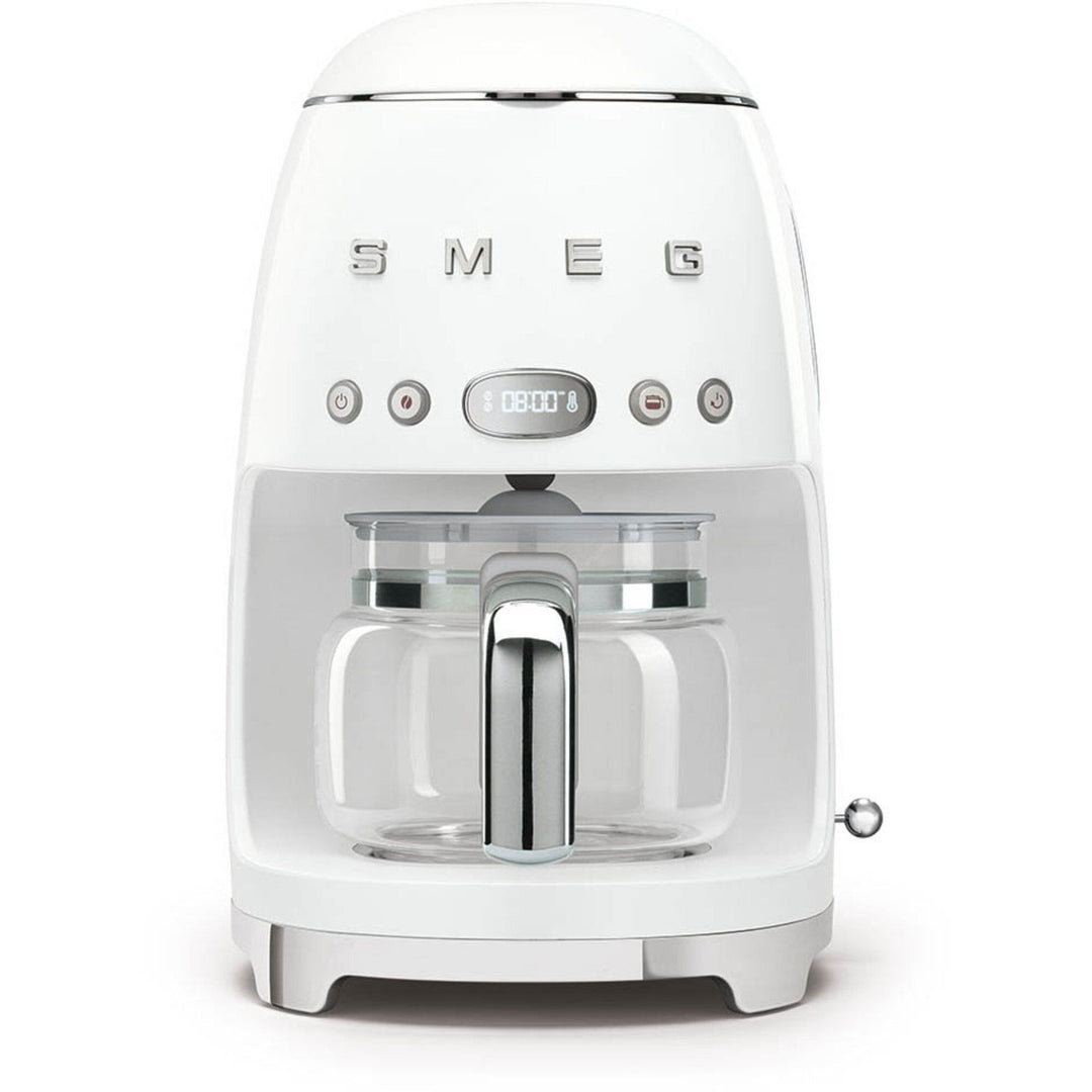 Smeg Smeg Retro kaffemaskine, DCF02WHEU – close-up (Kaffemaskiner)