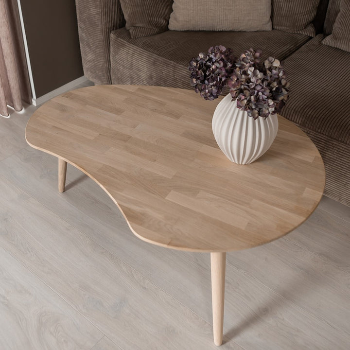 CT 10 Sofabord i massiv eg med paletform og størrelse 89 x 66 cm Højde 40 cm Olieret