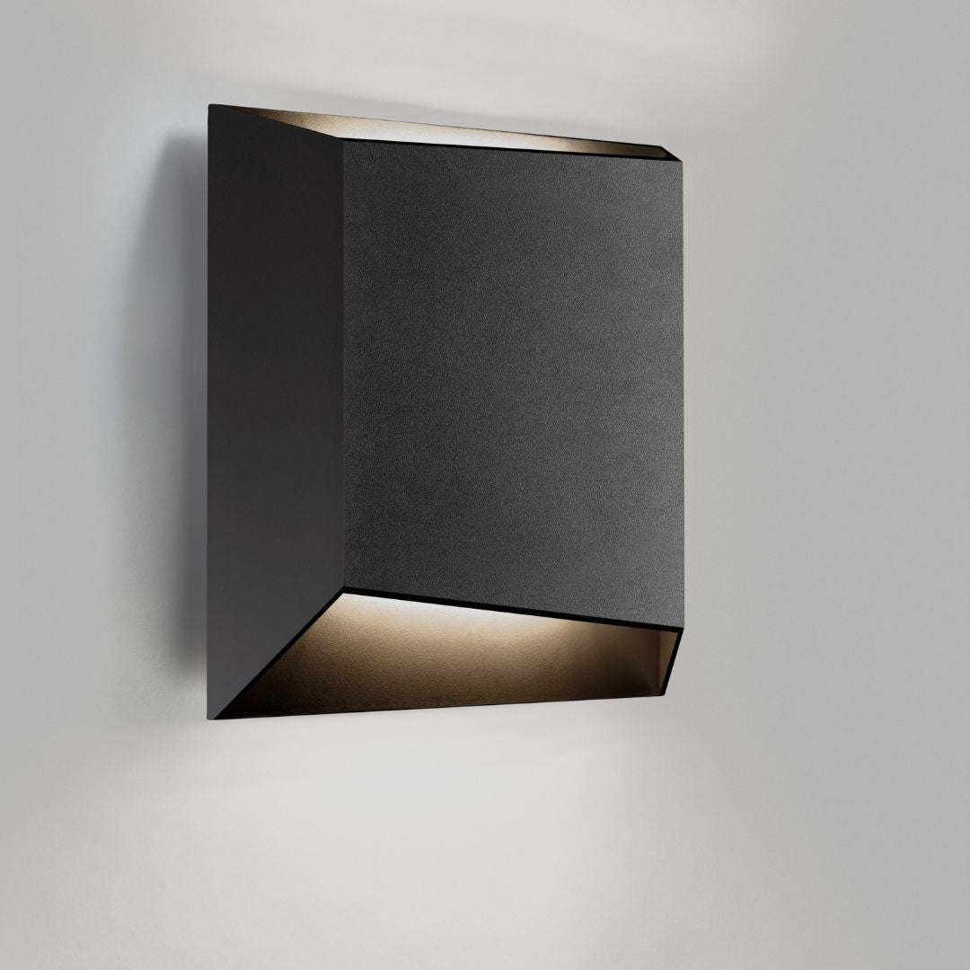 Produktbillede af Facet Up-Down Sort Væglampe W2 Udstillingsmodel LIGHT-POINT i premium kvalitet