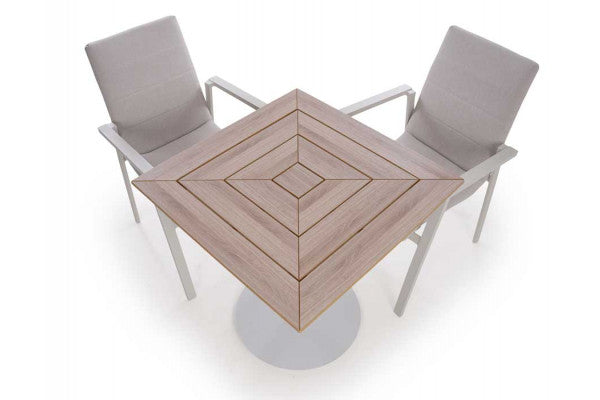 Produktbillede af Lykke Fejø Cafésæt 70x70 cm på tilbud i høj kvalitet