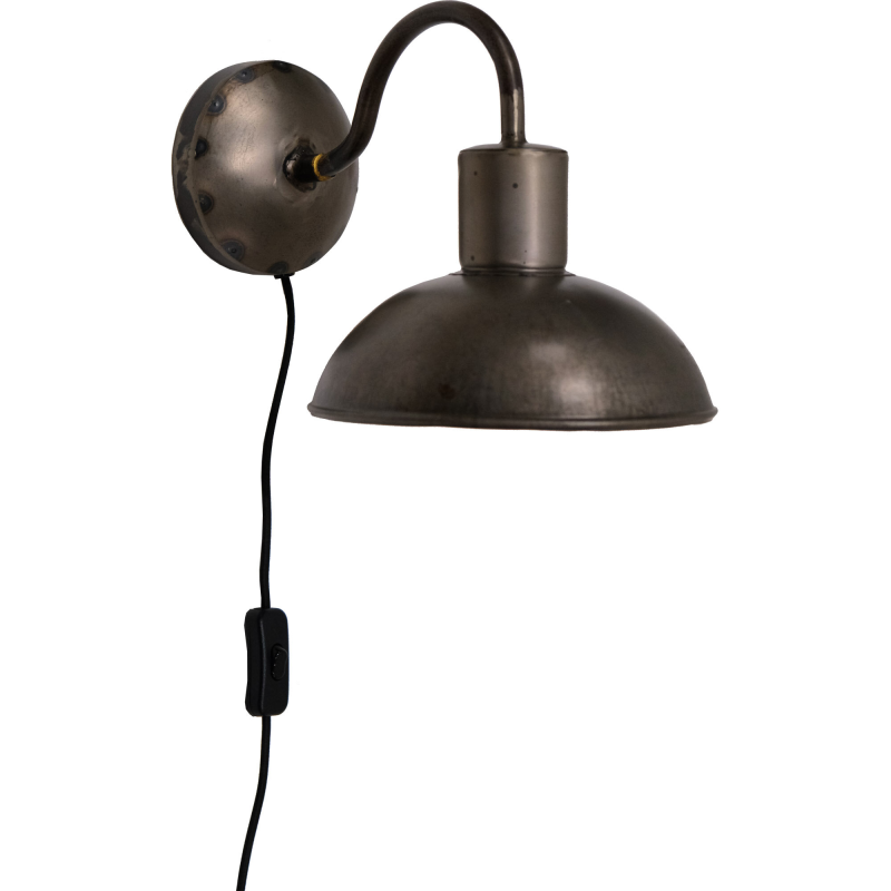 Trademark Living Wallentin væglampe med et fint enkelt look og cool finish